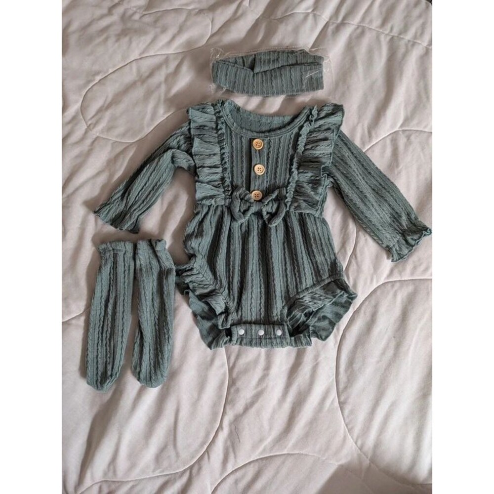Adorable 3-Piece Sage Green Cable Knit Romper Set (Size 3-6 Months) A001